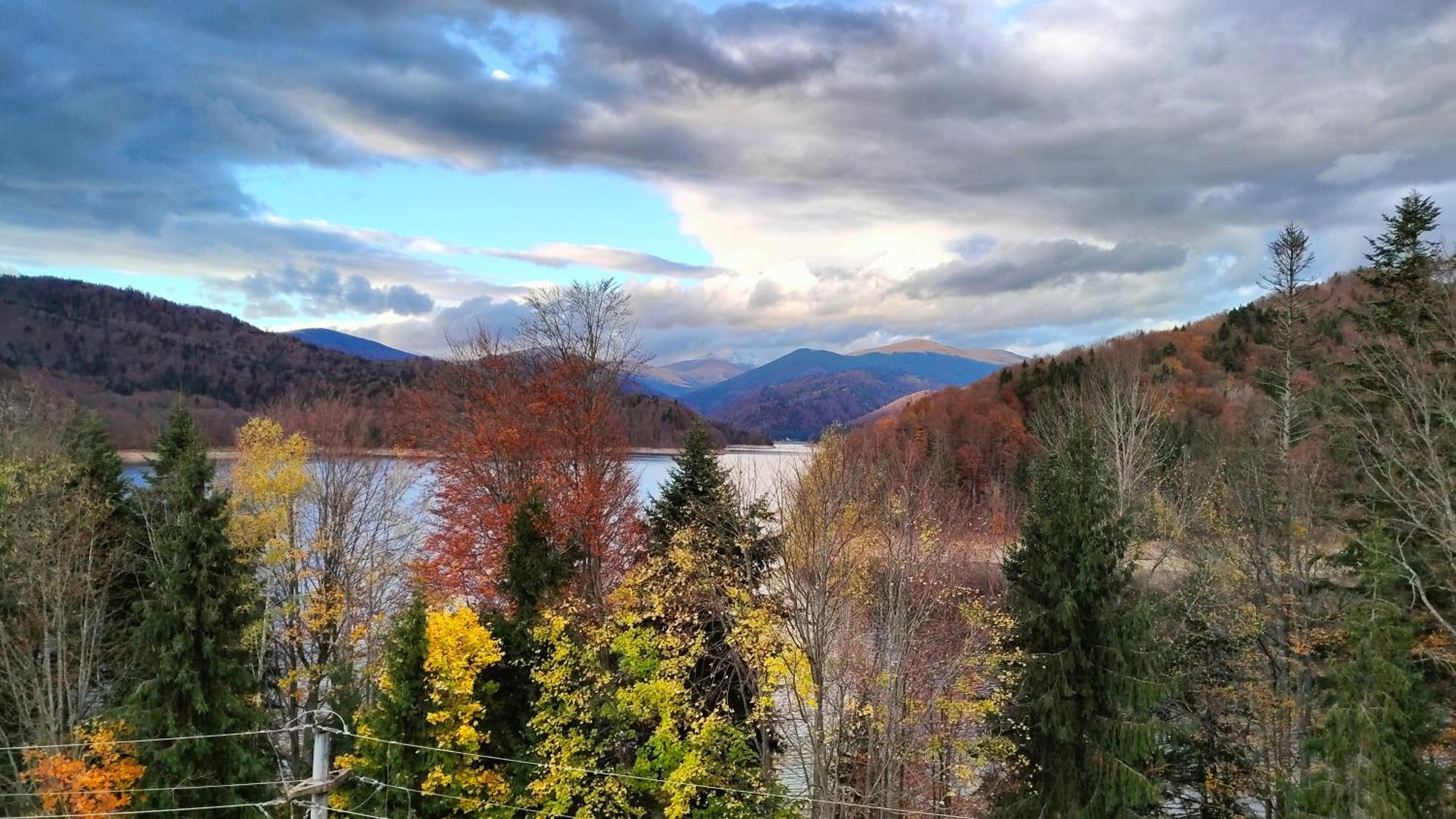 Hotel Valea Cu Pesti Capatineni-Ungureni Экстерьер фото