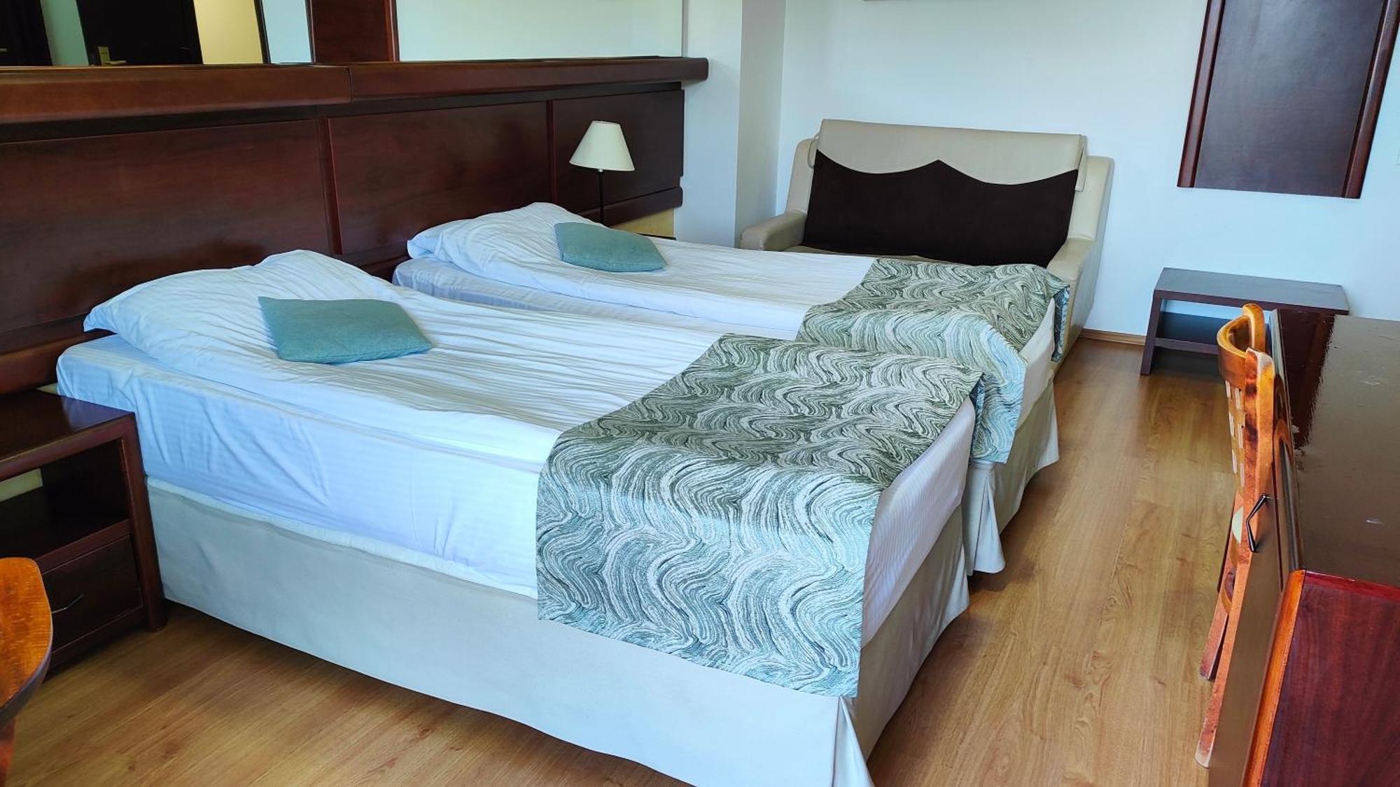 Hotel Valea Cu Pesti Capatineni-Ungureni Экстерьер фото