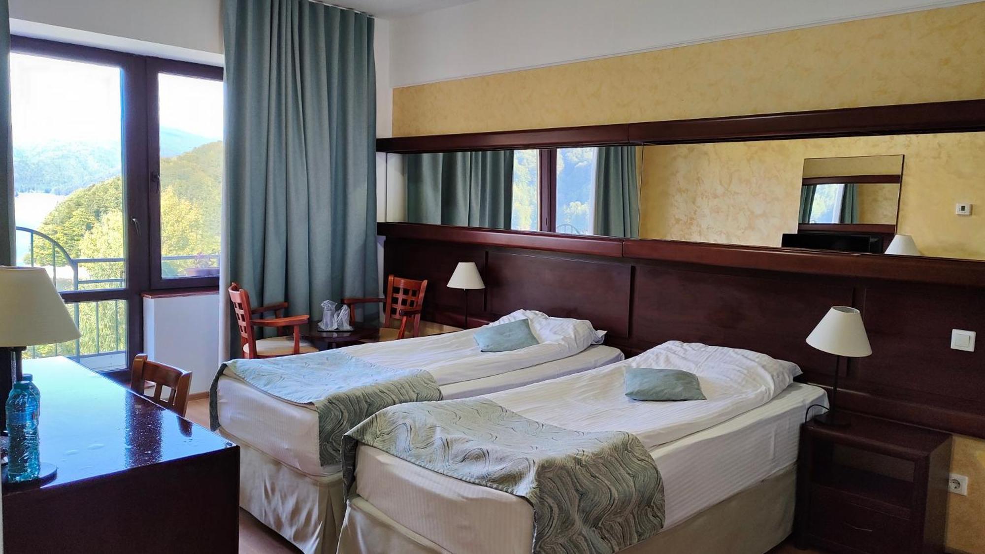 Hotel Valea Cu Pesti Capatineni-Ungureni Экстерьер фото
