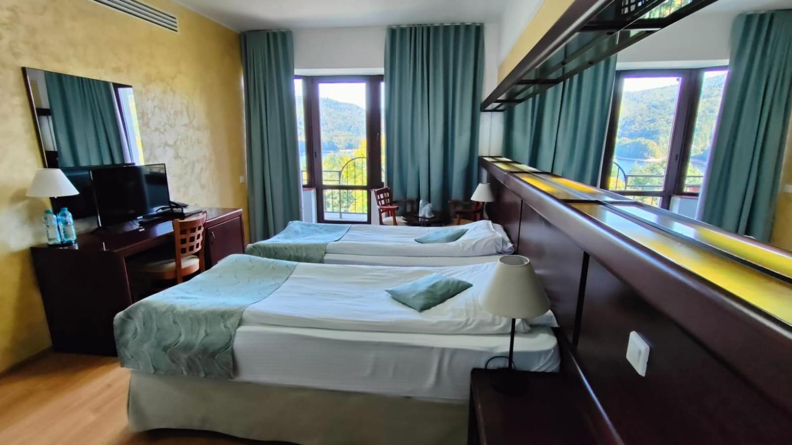 Hotel Valea Cu Pesti Capatineni-Ungureni Экстерьер фото
